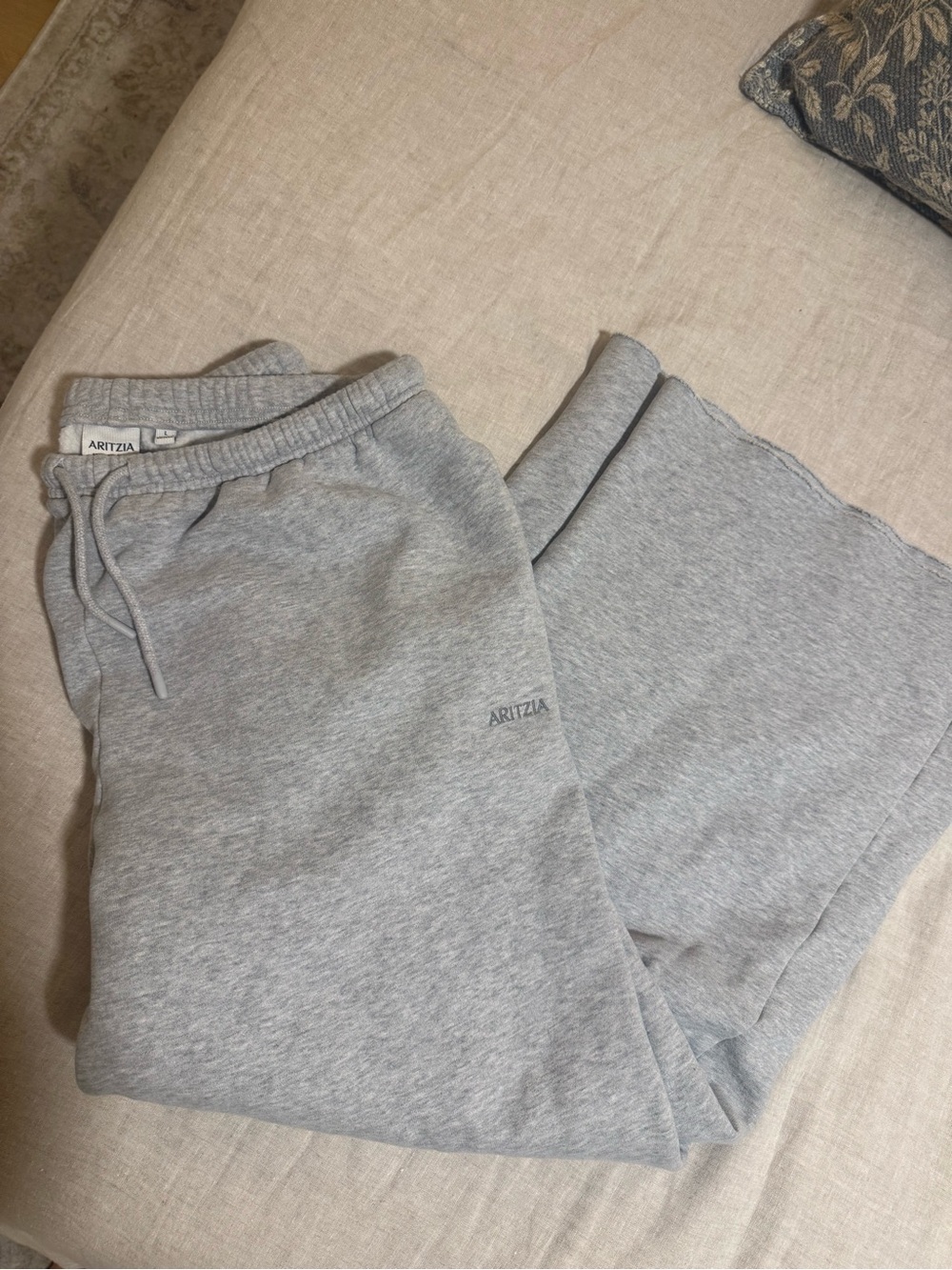 Aritzia Grey Fleece Sweatpants
